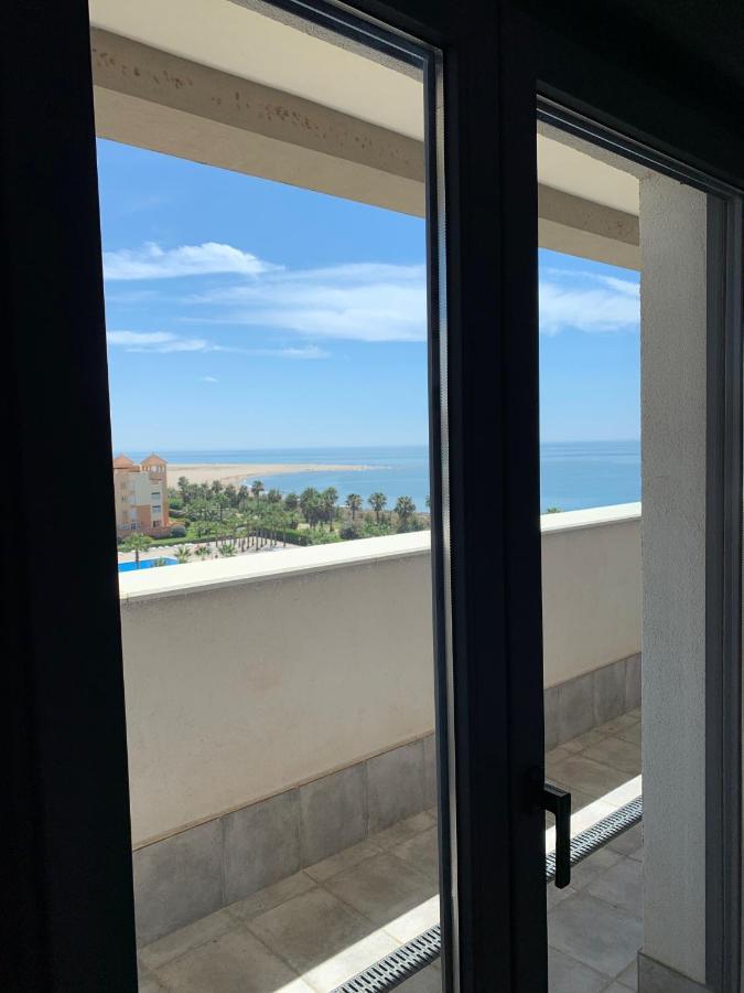 ウエルバPenthouse With Wide Terrace Next To The Oceanアパートメント エクステリア 写真