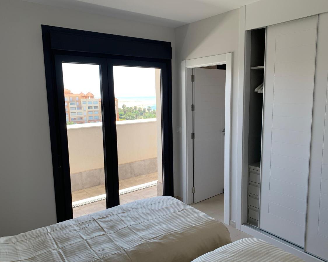 ウエルバPenthouse With Wide Terrace Next To The Oceanアパートメント エクステリア 写真