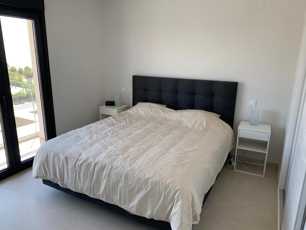 ウエルバPenthouse With Wide Terrace Next To The Oceanアパートメント エクステリア 写真