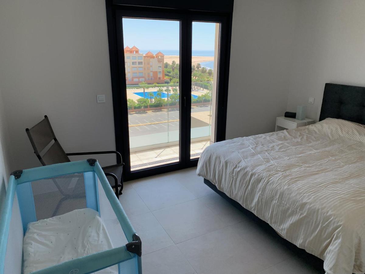 ウエルバPenthouse With Wide Terrace Next To The Oceanアパートメント エクステリア 写真